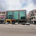 Capital O 91074 Grand World Hotel