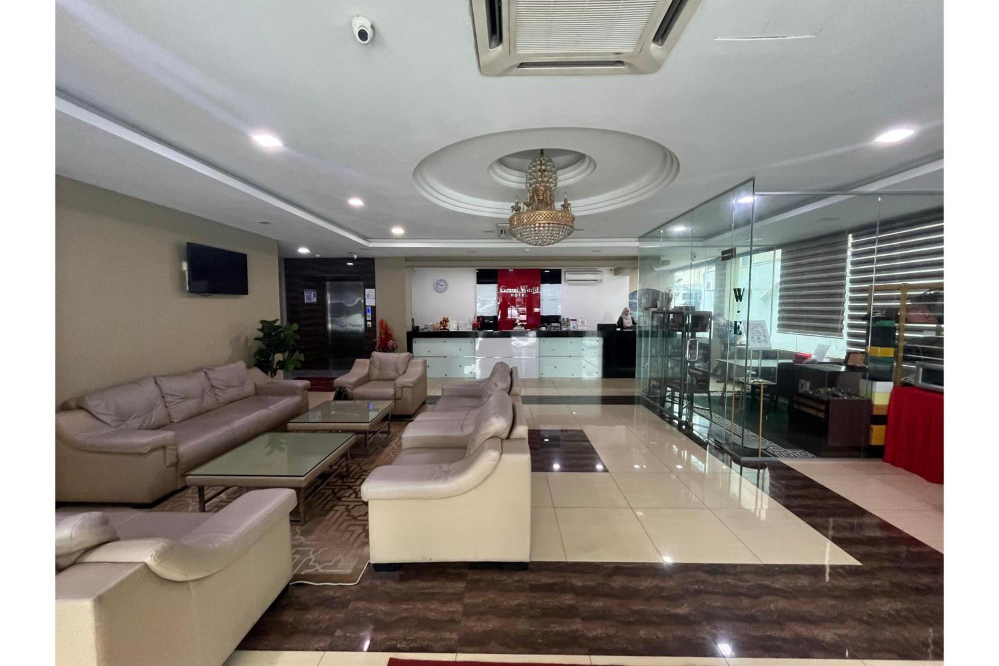 Hotel Capital O 91074 Grand World Johor Bahru
