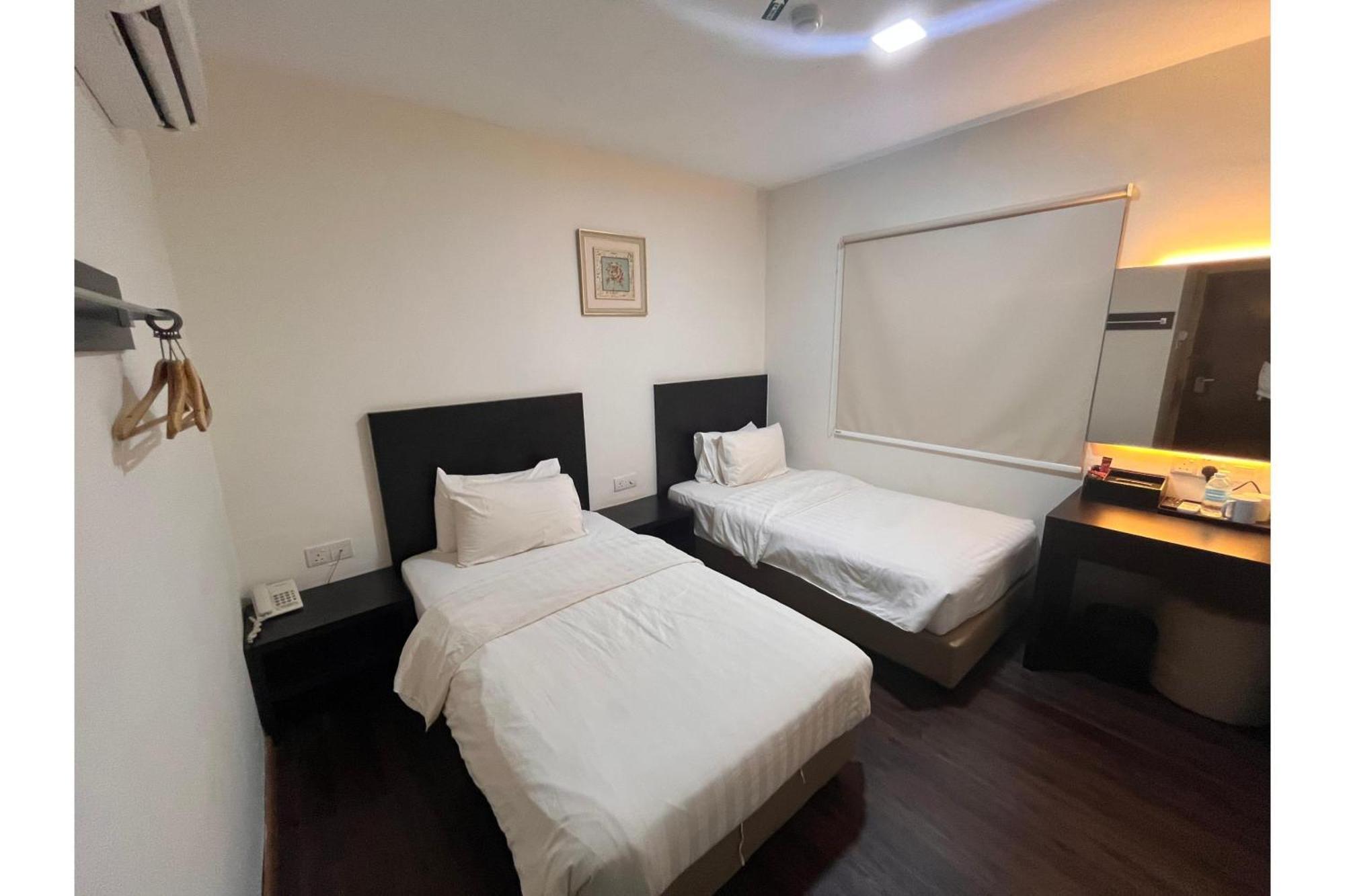 Hotel Capital O 91074 Grand World 3*