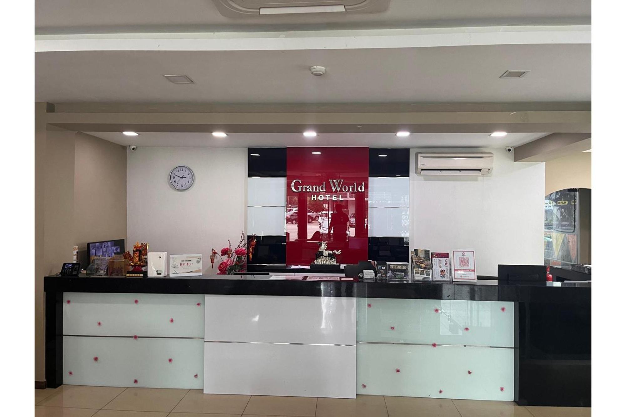 Hotel Capital O 91074 Grand World Johor Bahru