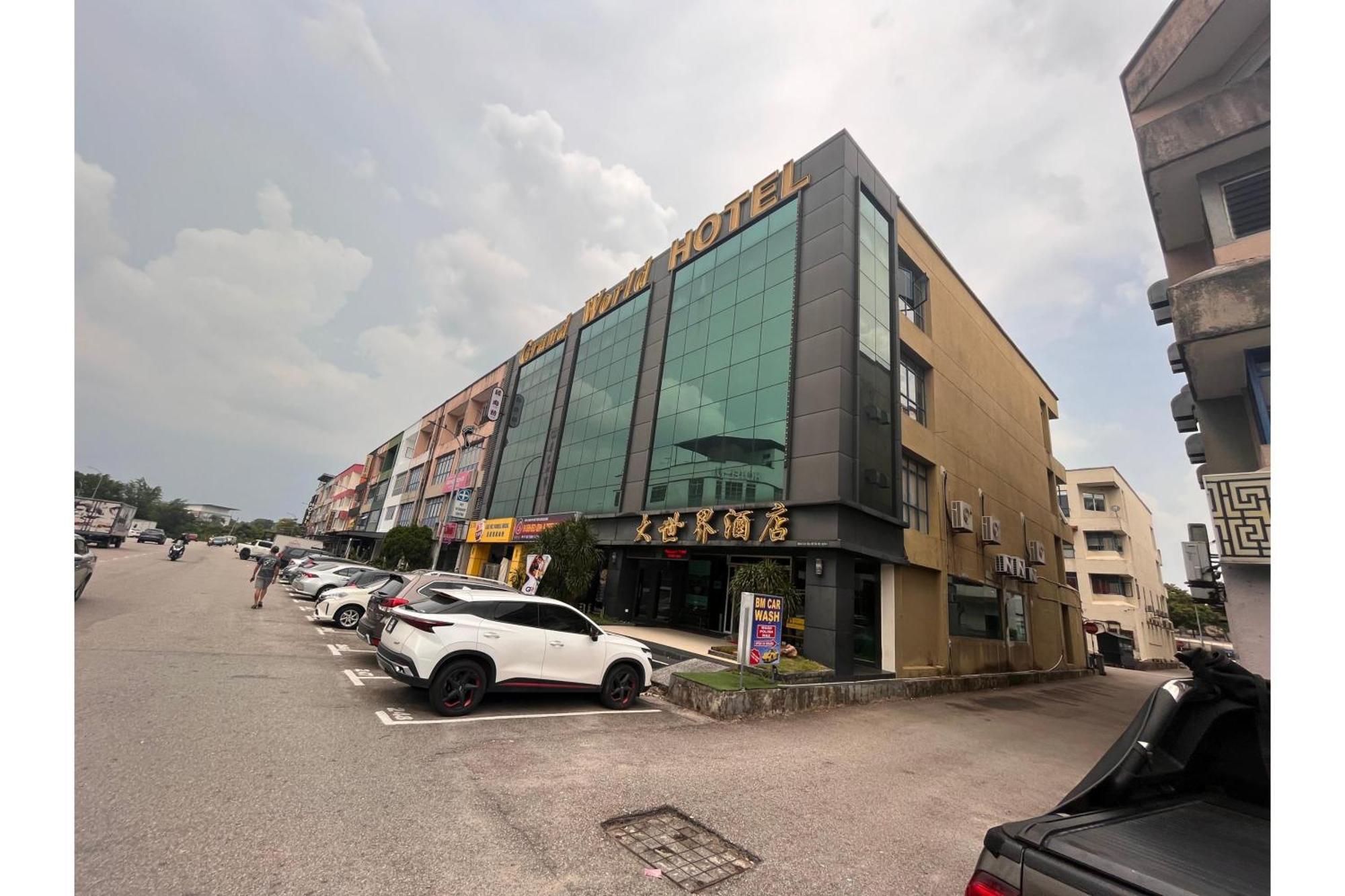 Capital O 91074 Grand World 3* Johor Bahru