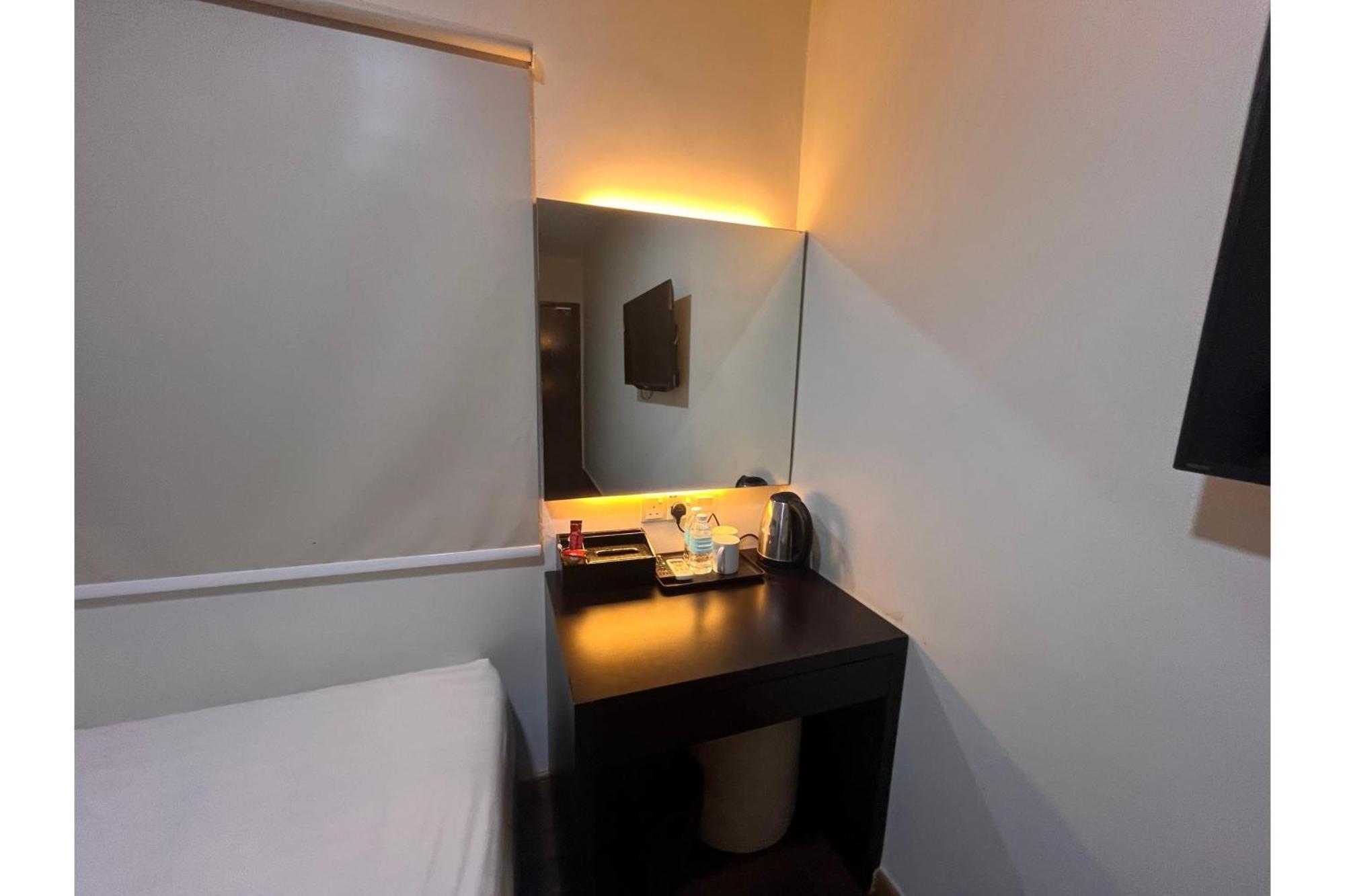 Hotel Capital O 91074 Grand World Johor Bahru