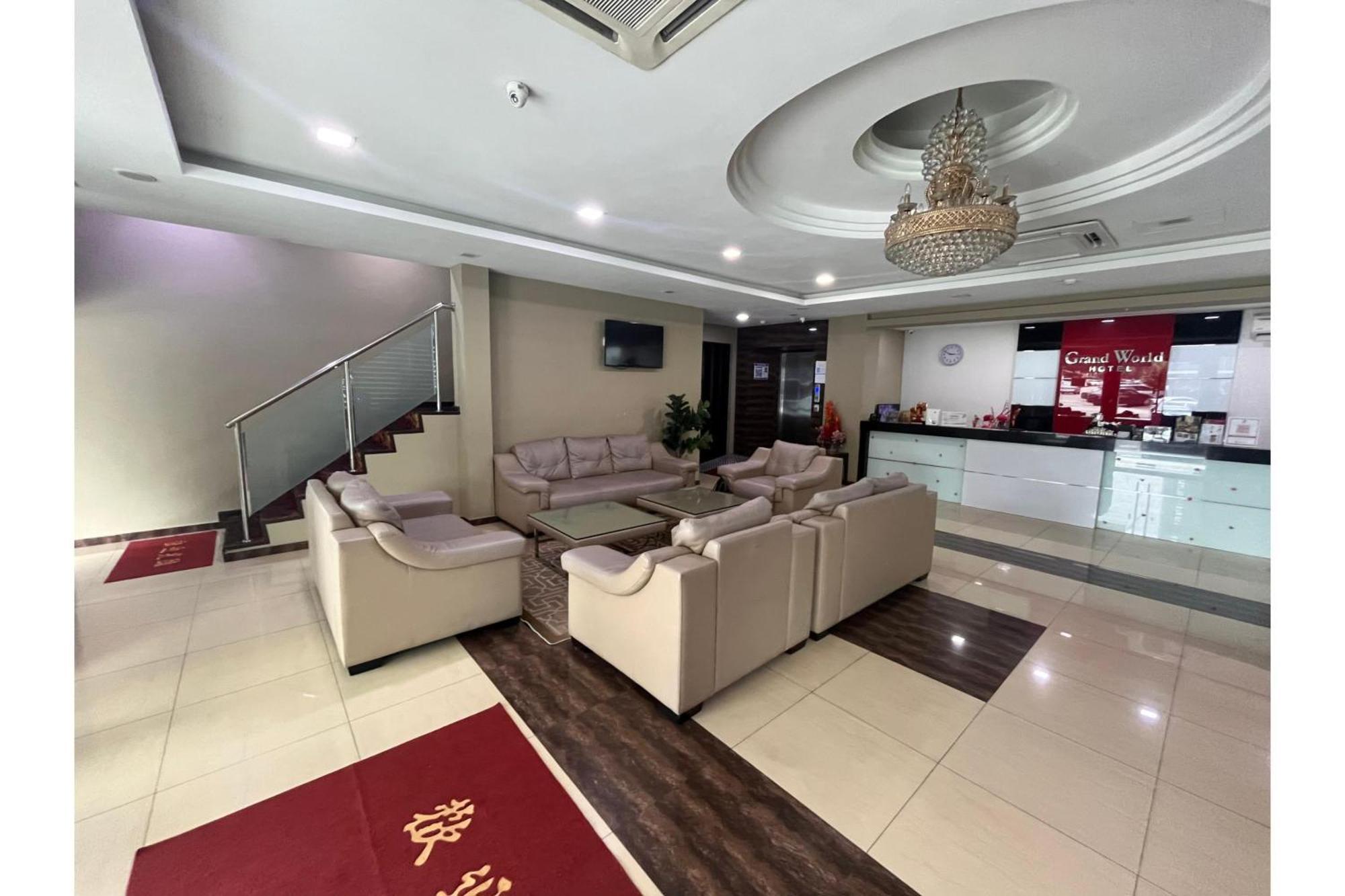 Hotel Capital O 91074 Grand World 3*
