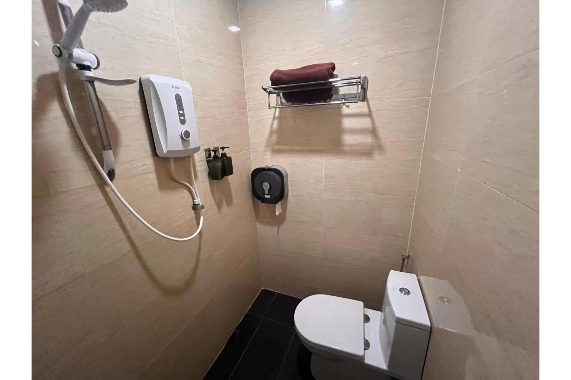 Capital O 91074 Grand World Johor Bahru
