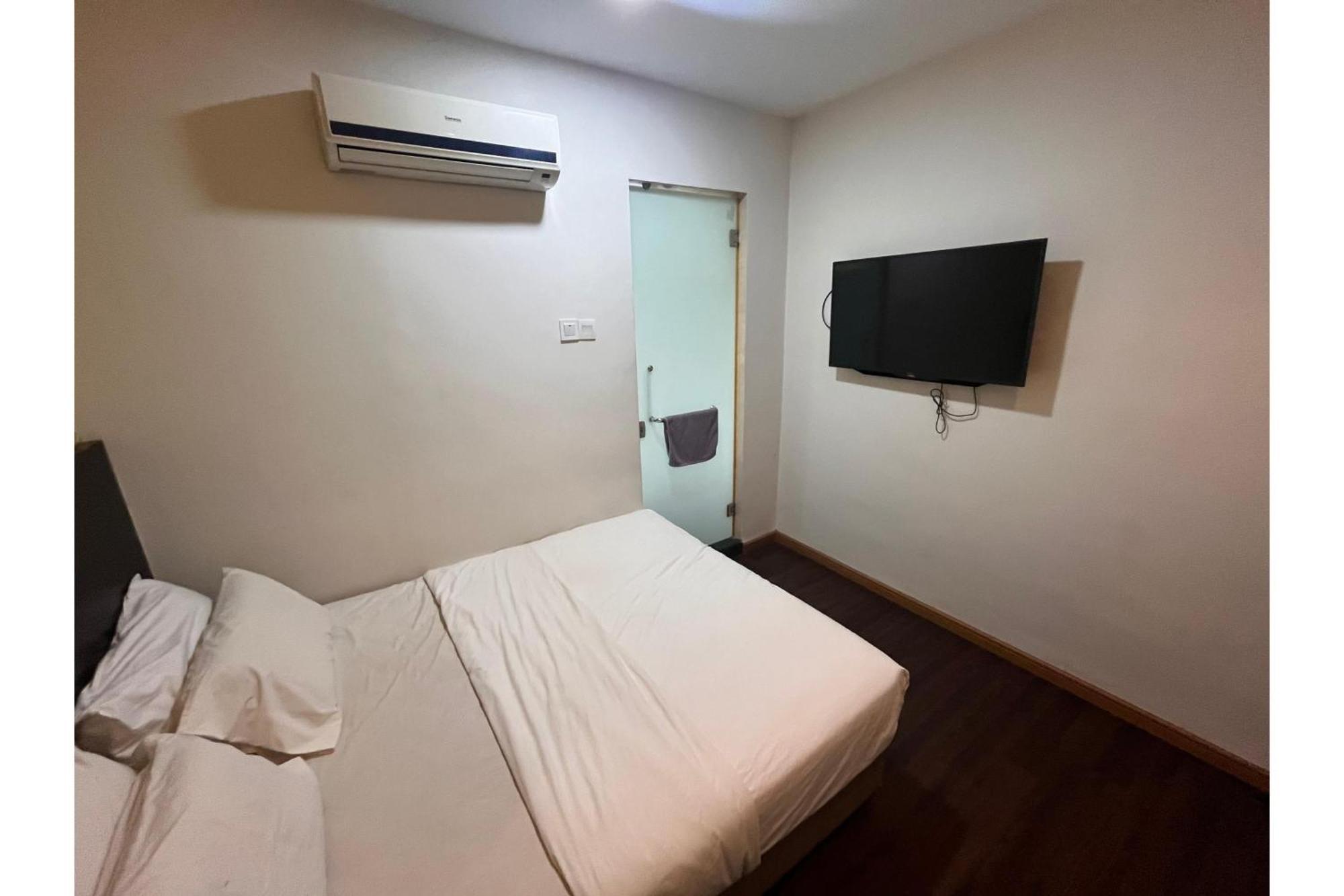 Capital O 91074 Grand World Hotel Johor Bahru