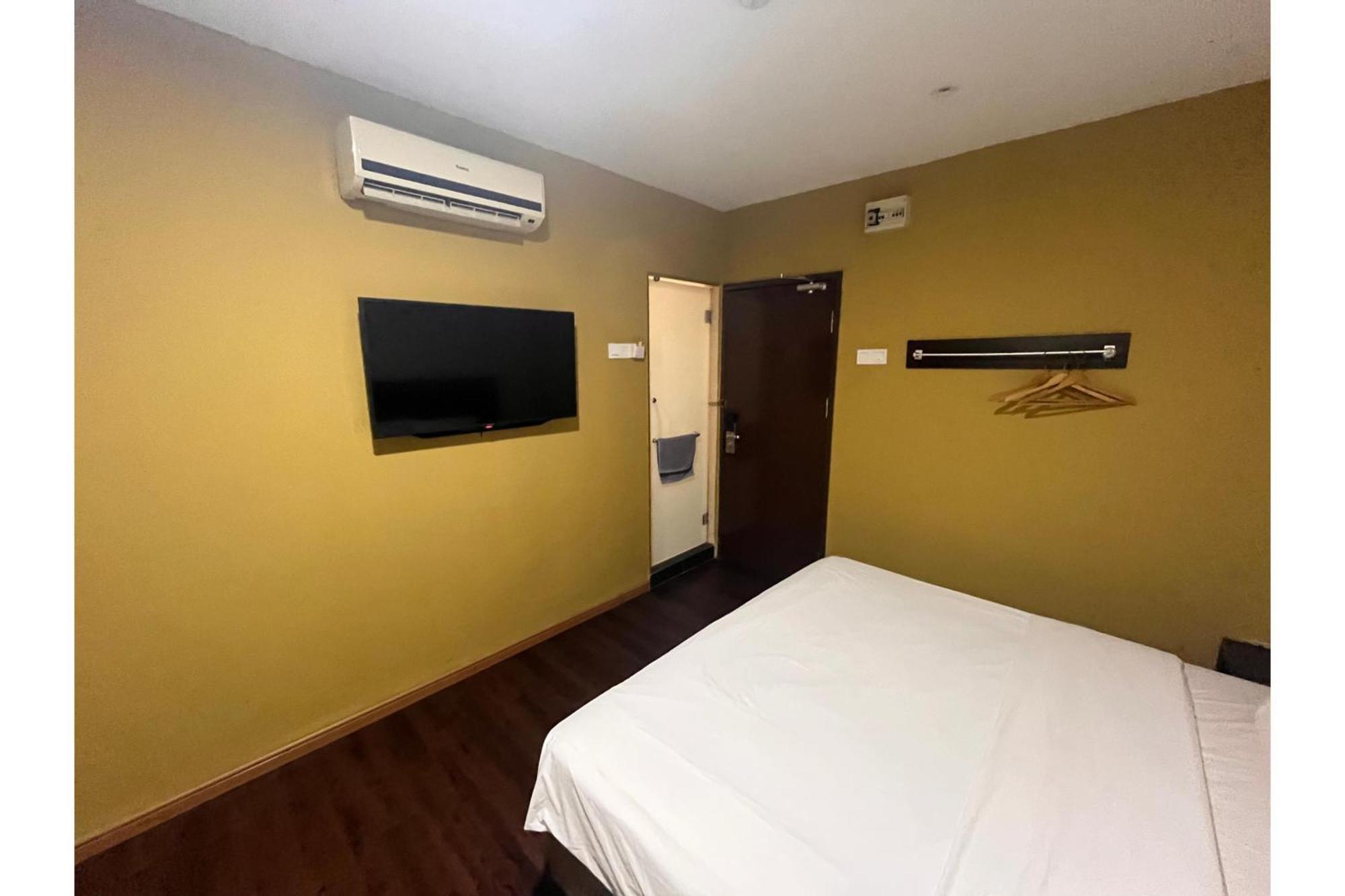 Capital O 91074 Grand World Johor Bahru