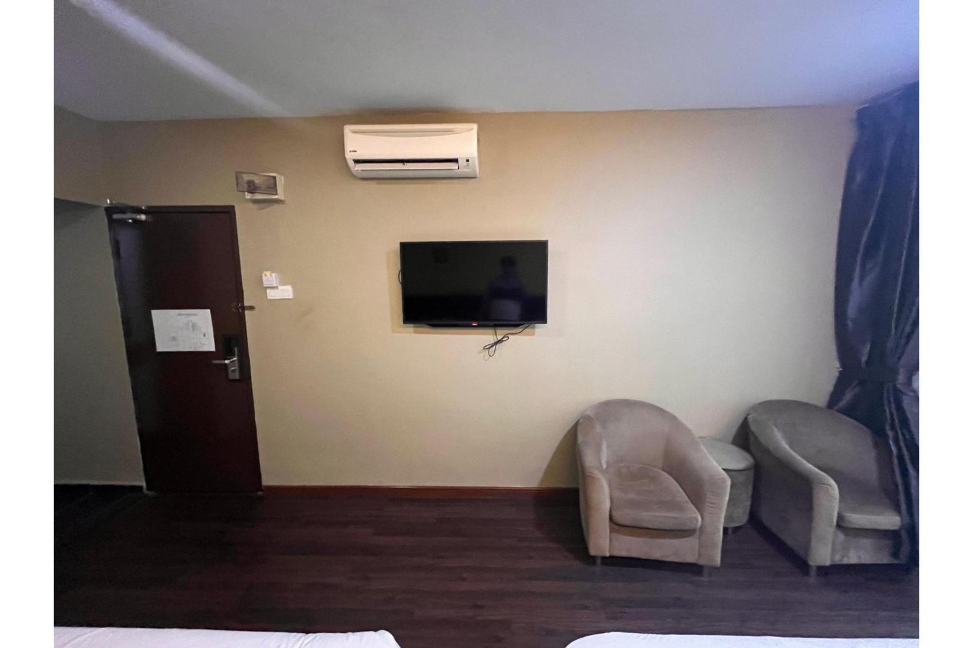 Capital O 91074 Grand World 3*